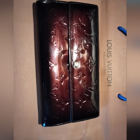 LOUIS VUITTON Long wallet with 2-fold zipper Vernis - Picture 7 of 9